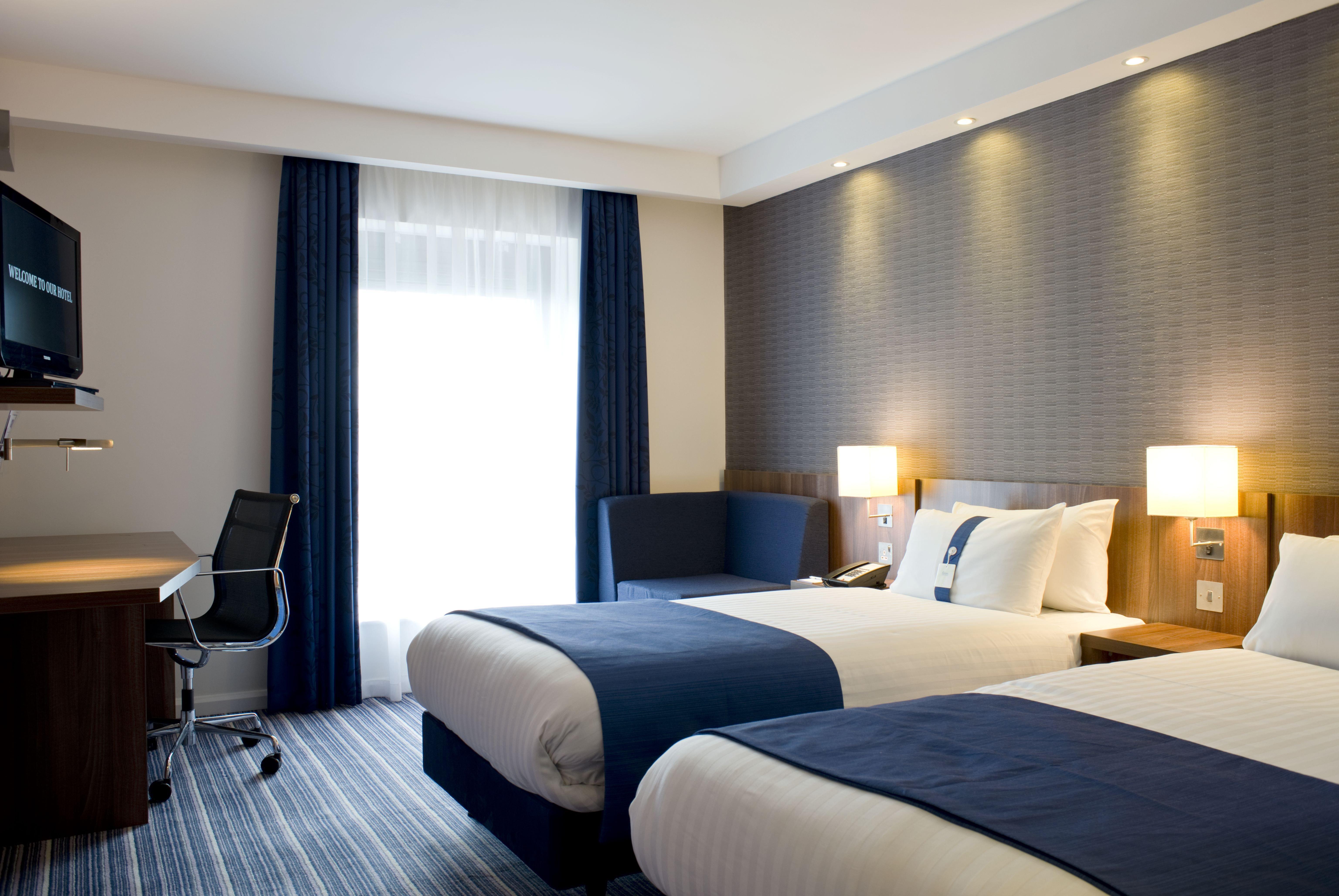 Holiday Inn Express Dunstable, An Ihg Hotel Экстерьер фото