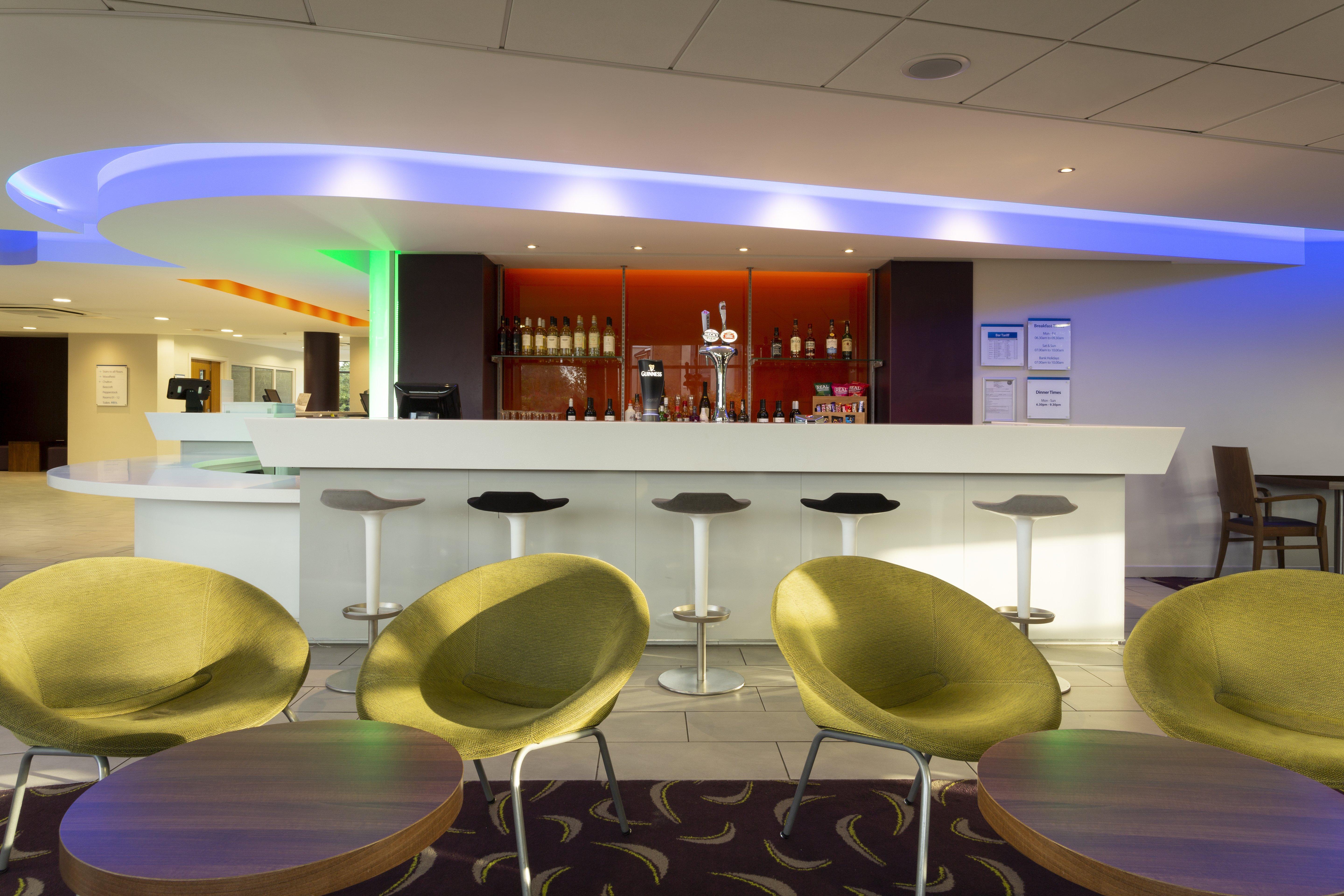 Holiday Inn Express Dunstable, An Ihg Hotel Экстерьер фото