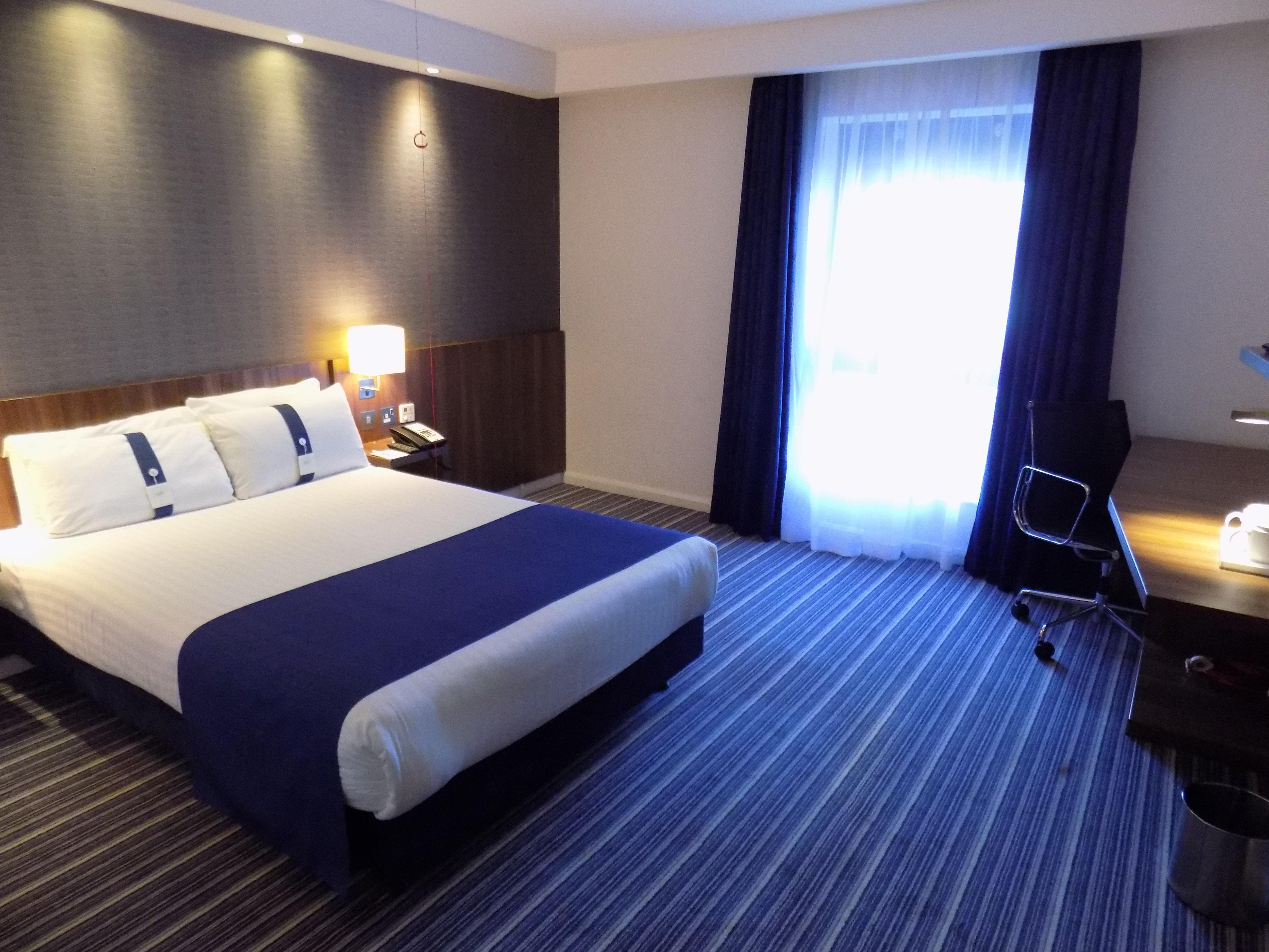 Holiday Inn Express Dunstable, An Ihg Hotel Экстерьер фото