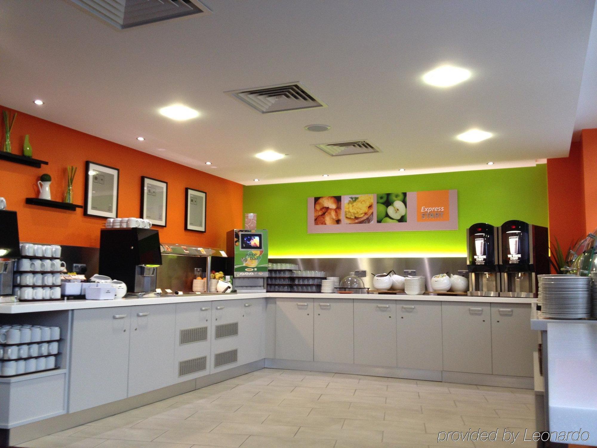 Holiday Inn Express Dunstable, An Ihg Hotel Экстерьер фото