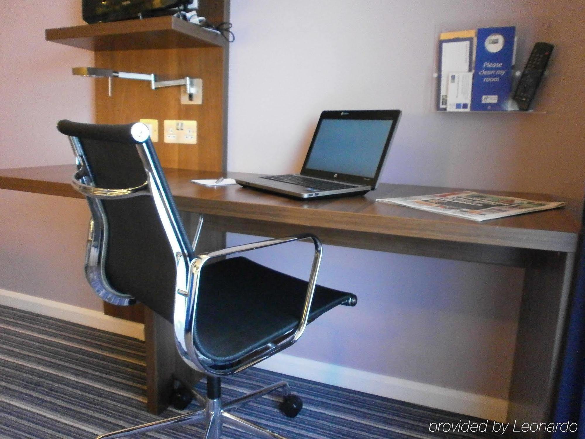 Holiday Inn Express Dunstable, An Ihg Hotel Экстерьер фото